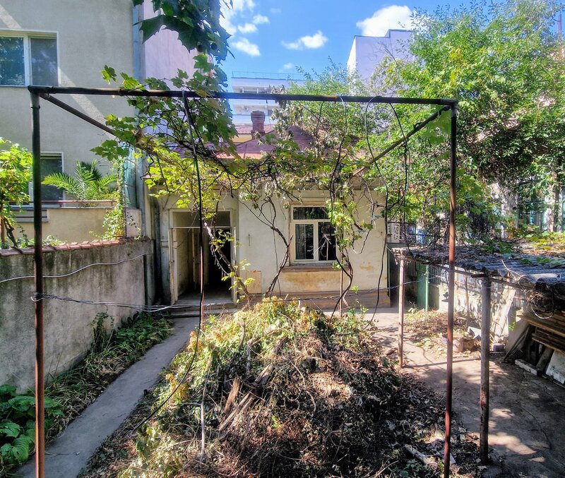 Parc Carol, strada Lanariei, Metrou Tineretului