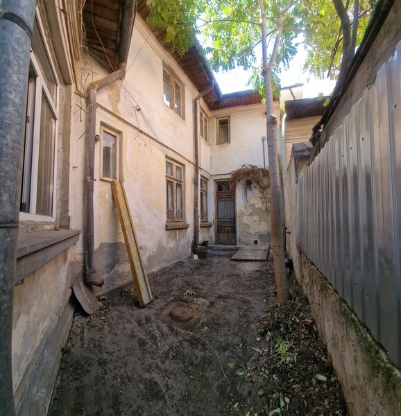 Parc Carol, strada Lanariei, Metrou Tineretului