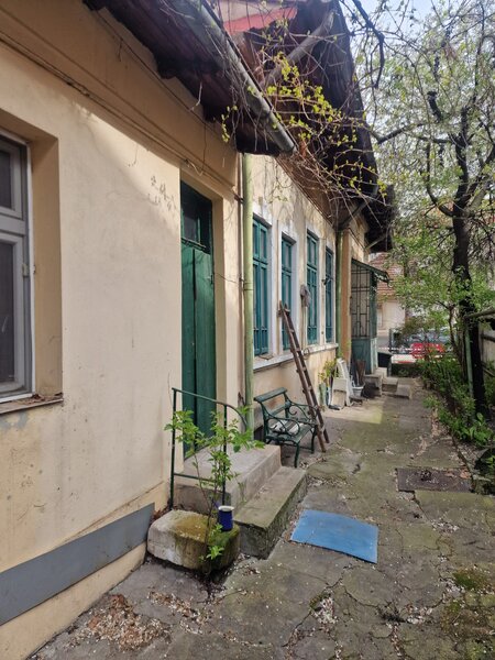 Parc Carol, strada Lanariei, Metrou Tineretului